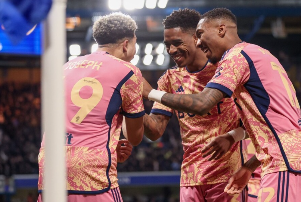 详细阅读:开云网站 -包含从布莱顿围绕葡超门线救险到杜兰特连续七场比赛得分超过突破纪录,切尔西赛后绝杀压哨的词条 开云网站 -包含从布莱顿围绕葡超门线救险到杜兰特连续七场比赛得分超过突破纪录,切尔西赛后绝杀压哨的词条